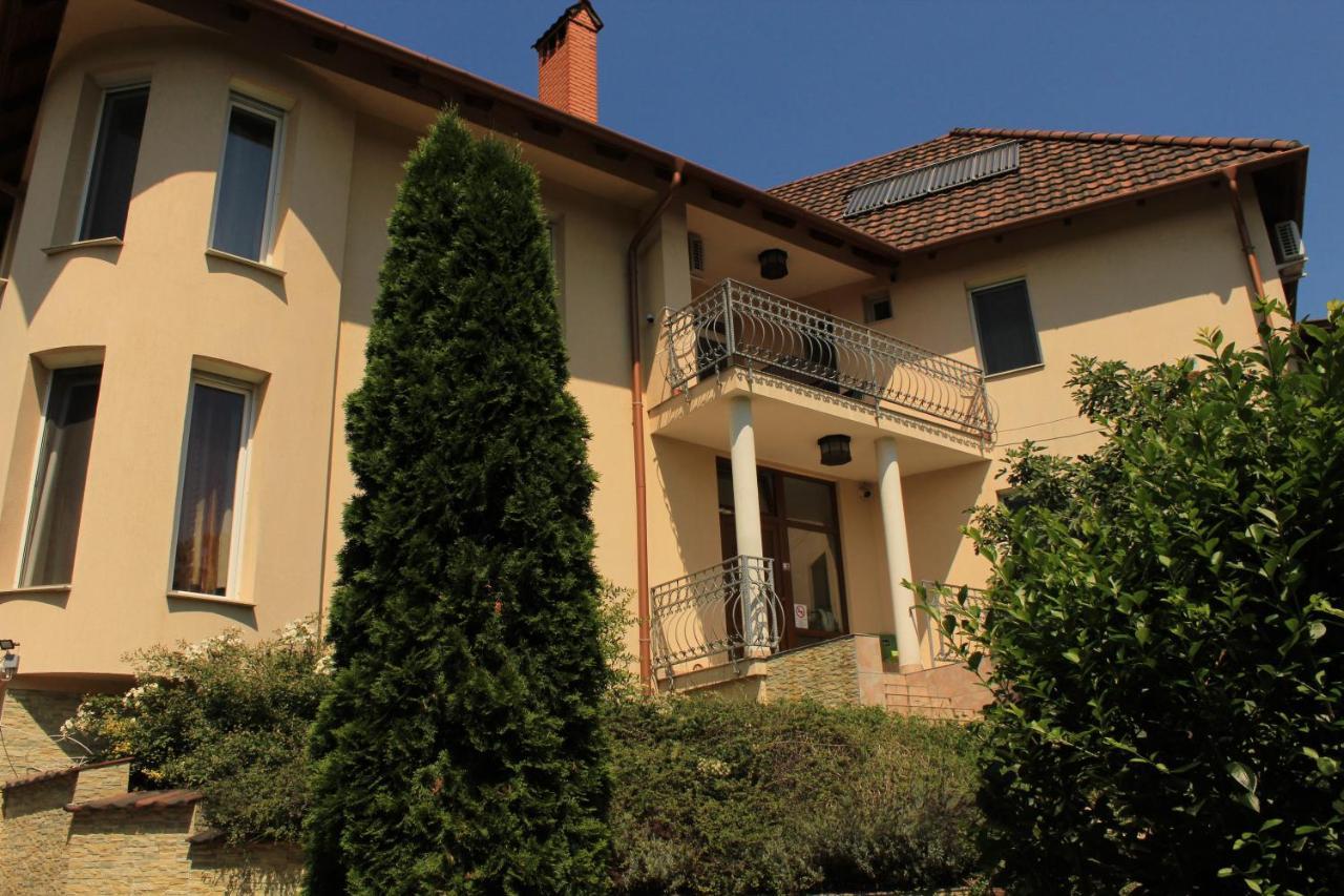Villamerica Miskolc Luaran gambar