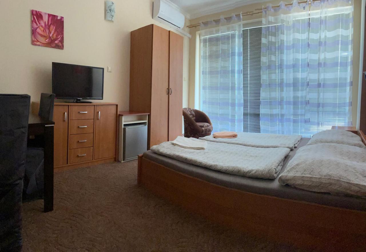 Villamerica Miskolc Luaran gambar