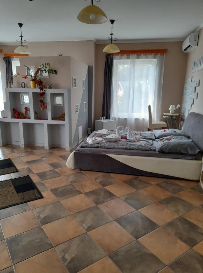 Villamerica Miskolc Luaran gambar
