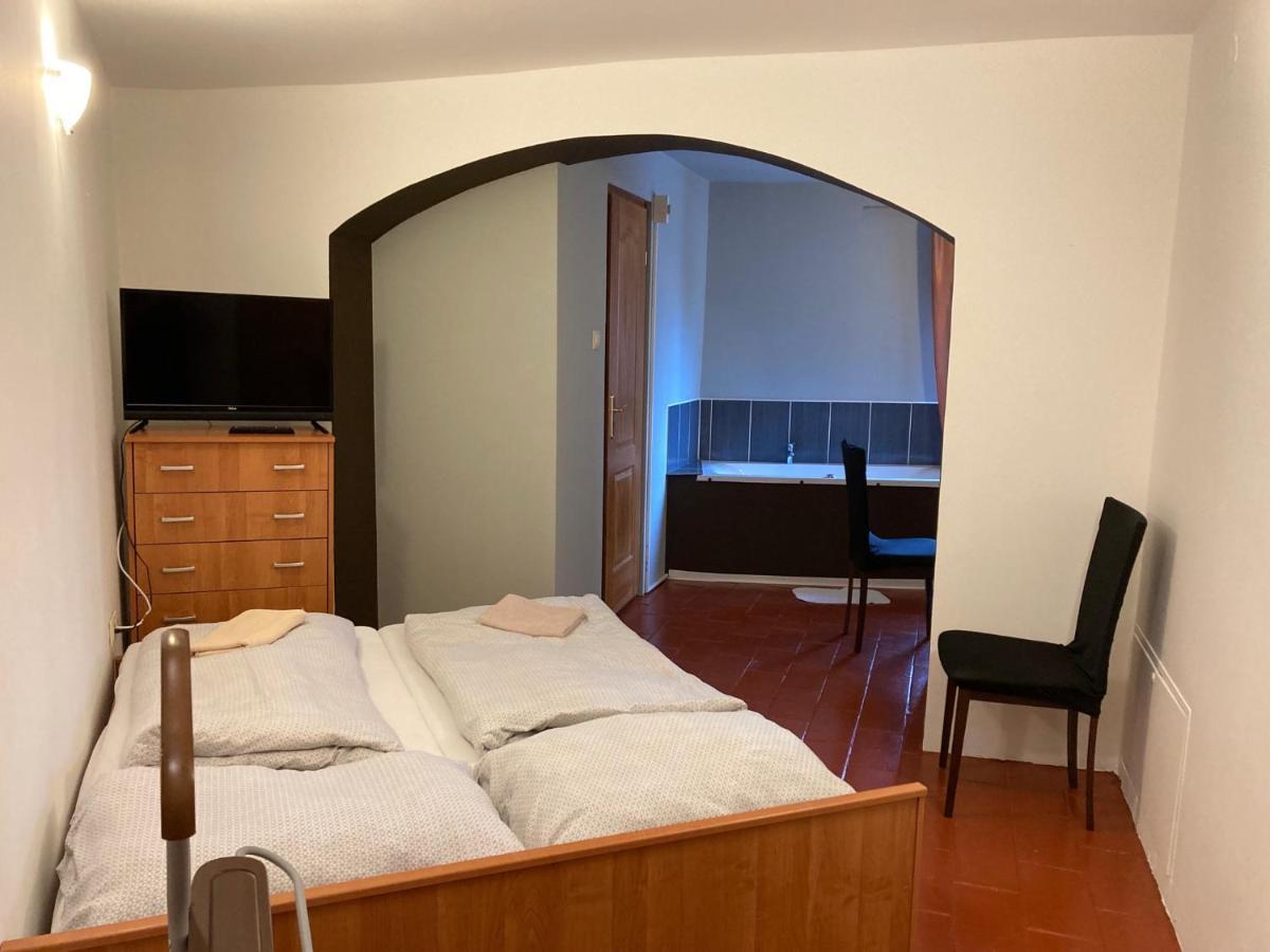 Villamerica Miskolc Luaran gambar