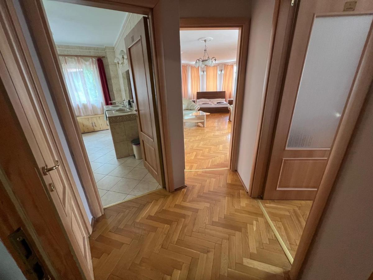 Villamerica Miskolc Luaran gambar