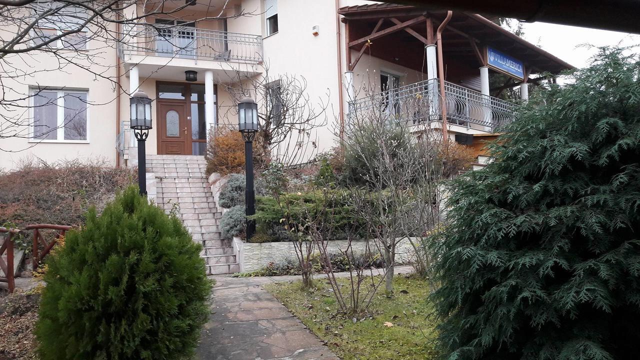 Villamerica Miskolc Luaran gambar