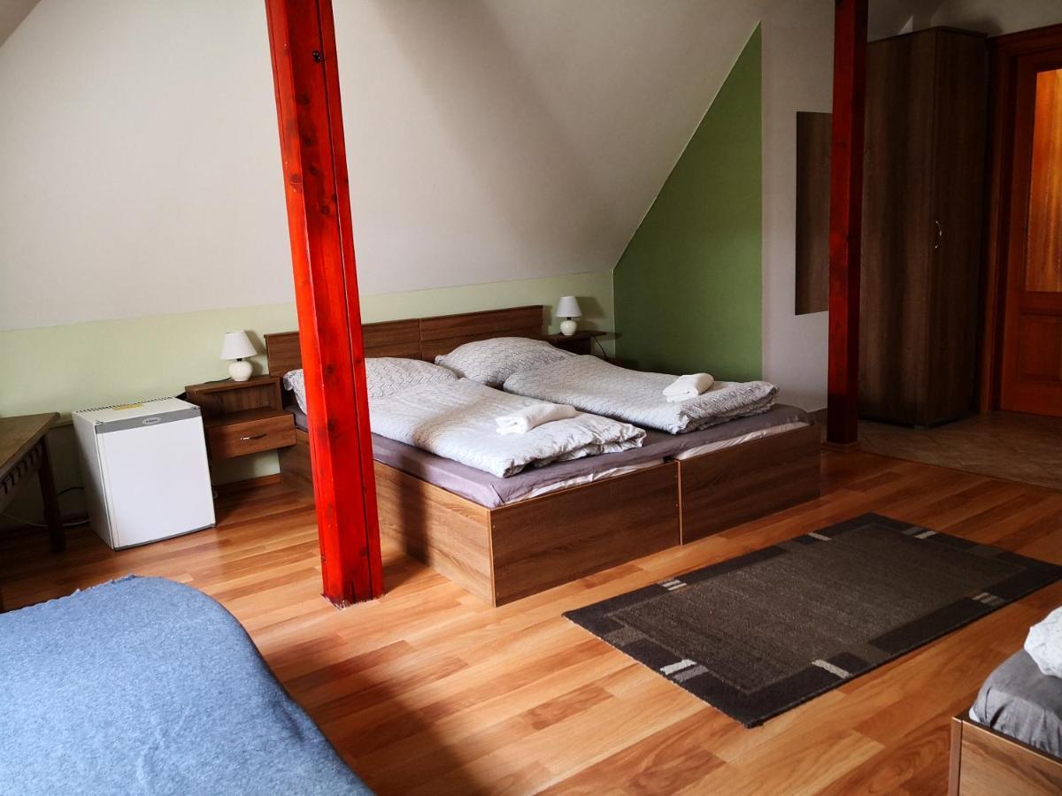 Villamerica Miskolc Luaran gambar