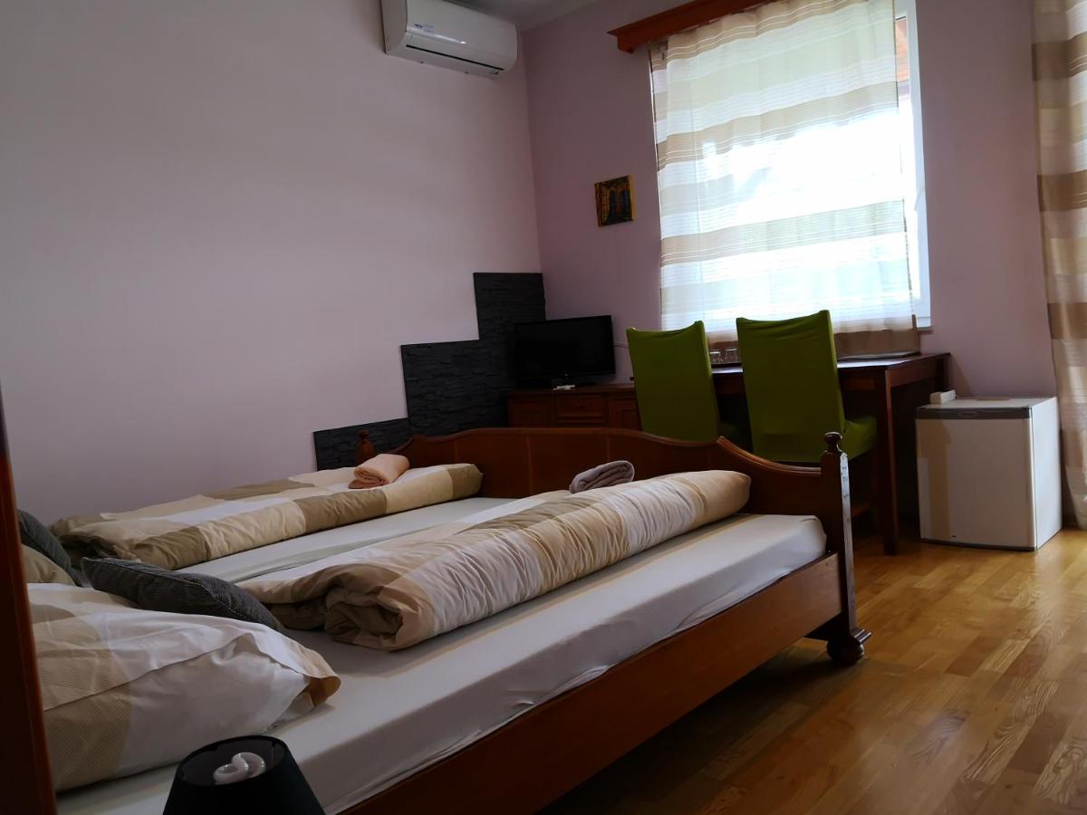 Villamerica Miskolc Luaran gambar